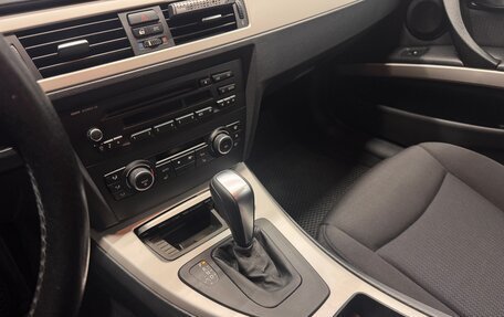 BMW 3 серия, 2011 год, 1 290 000 рублей, 31 фотография