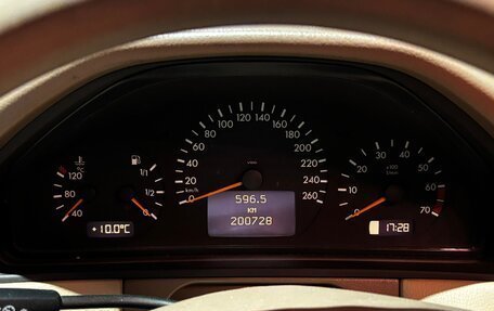 Mercedes-Benz E-Класс, 1999 год, 1 000 000 рублей, 13 фотография