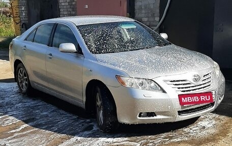 Toyota Camry, 2007 год, 950 000 рублей, 2 фотография