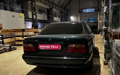 Mercedes-Benz E-Класс, 1999 год, 1 000 000 рублей, 21 фотография