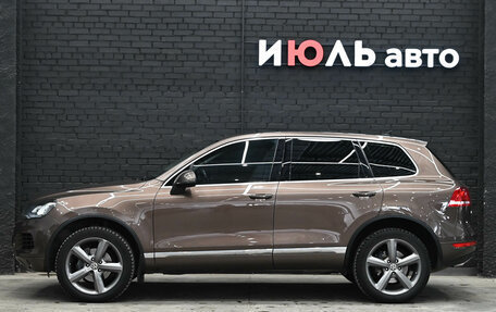 Volkswagen Touareg III, 2011 год, 2 050 000 рублей, 8 фотография