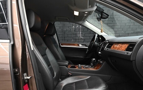 Volkswagen Touareg III, 2011 год, 2 050 000 рублей, 10 фотография