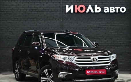 Toyota Highlander III, 2012 год, 2 340 000 рублей, 3 фотография