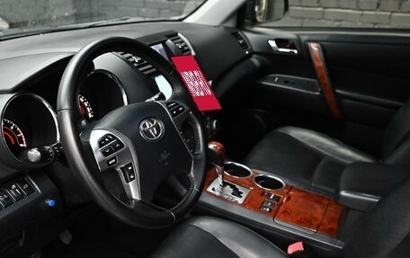 Toyota Highlander III, 2012 год, 2 340 000 рублей, 19 фотография