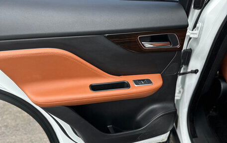 Jaguar F-Pace, 2017 год, 3 399 000 рублей, 22 фотография
