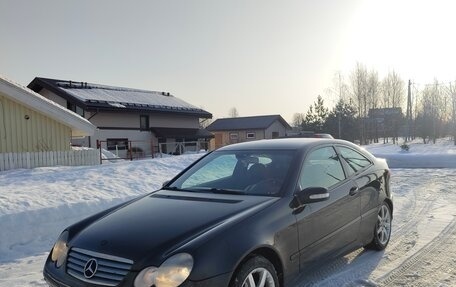Mercedes-Benz C-Класс, 2003 год, 500 000 рублей, 1 фотография