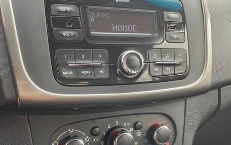 Renault Sandero II рестайлинг, 2019 год, 1 050 000 рублей, 19 фотография