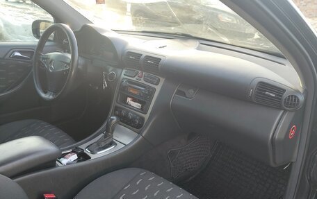 Mercedes-Benz C-Класс, 2003 год, 500 000 рублей, 10 фотография