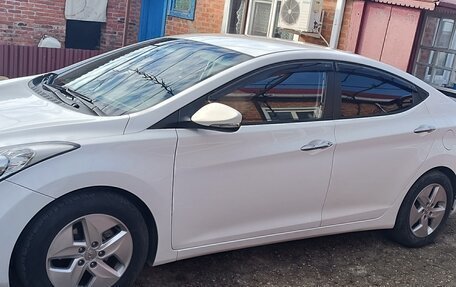 Hyundai Avante, 2012 год, 875 000 рублей, 2 фотография