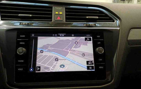 Volkswagen Tiguan II, 2022 год, 2 742 000 рублей, 10 фотография