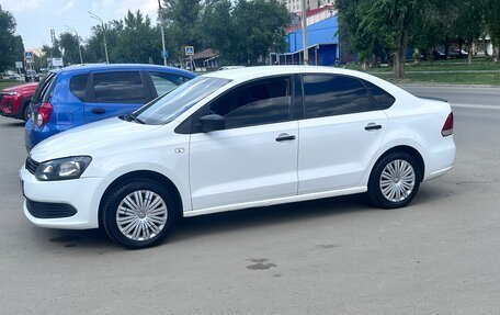 Volkswagen Polo VI (EU Market), 2011 год, 430 000 рублей, 2 фотография