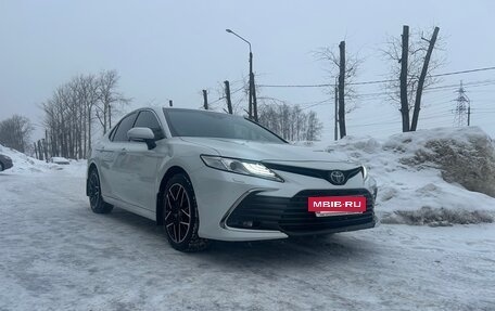 Toyota Camry, 2022 год, 3 300 000 рублей, 8 фотография