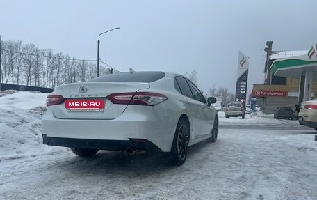 Toyota Camry, 2022 год, 3 300 000 рублей, 9 фотография