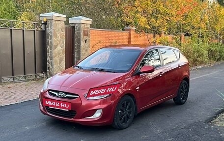 Hyundai Solaris II рестайлинг, 2011 год, 735 000 рублей, 3 фотография