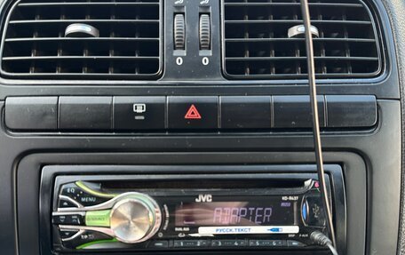 Volkswagen Polo VI (EU Market), 2012 год, 900 000 рублей, 36 фотография