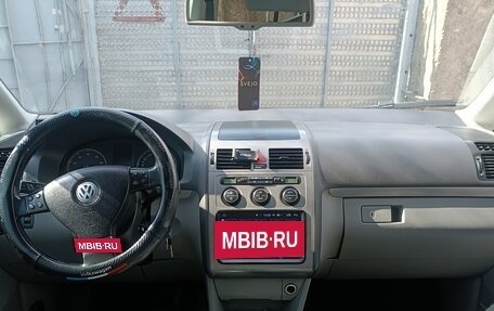 Volkswagen Touran III, 2008 год, 900 000 рублей, 18 фотография