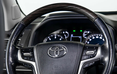 Toyota Land Cruiser Prado 150 рестайлинг 2, 2017 год, 5 478 000 рублей, 14 фотография