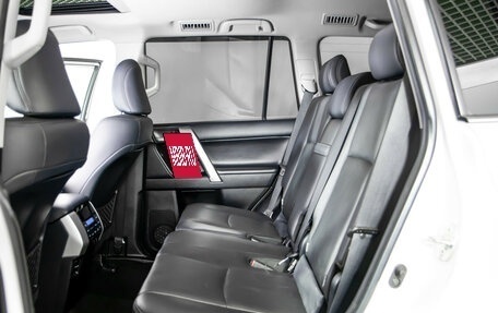 Toyota Land Cruiser Prado 150 рестайлинг 2, 2017 год, 5 478 000 рублей, 8 фотография