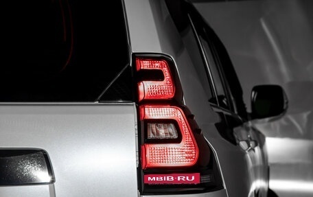 Toyota Land Cruiser Prado 150 рестайлинг 2, 2017 год, 5 478 000 рублей, 29 фотография