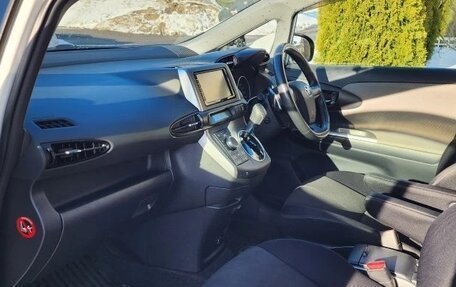 Toyota Wish II, 2009 год, 1 390 000 рублей, 14 фотография