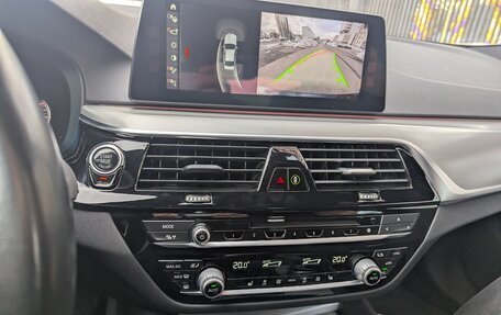 BMW 5 серия, 2018 год, 2 980 000 рублей, 15 фотография