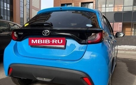 Toyota Yaris, 2020 год, 1 400 000 рублей, 2 фотография