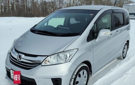 Honda Freed I, 2014 год, 1 350 000 рублей, 5 фотография
