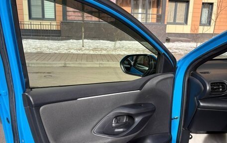 Toyota Yaris, 2020 год, 1 400 000 рублей, 18 фотография