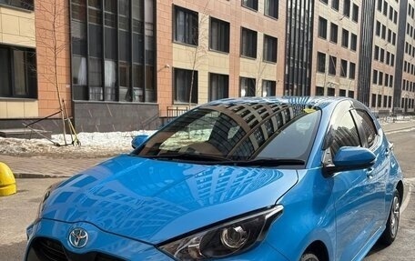 Toyota Yaris, 2020 год, 1 400 000 рублей, 29 фотография