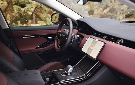 Land Rover Range Rover Evoque II, 2025 год, 6 000 000 рублей, 27 фотография