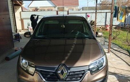 Renault Logan II, 2020 год, 700 000 рублей, 1 фотография