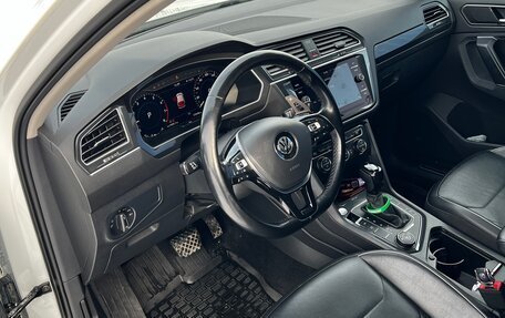 Volkswagen Tiguan II, 2018 год, 2 580 000 рублей, 8 фотография