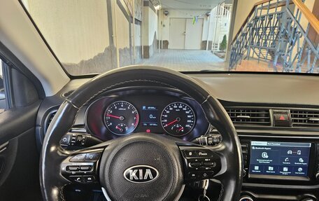 KIA Rio IV, 2018 год, 1 630 000 рублей, 4 фотография