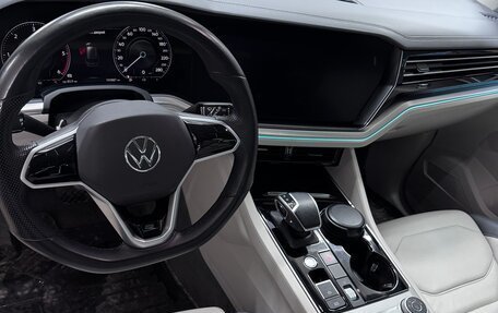 Volkswagen Touareg III, 2019 год, 5 500 000 рублей, 11 фотография