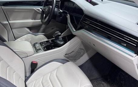 Volkswagen Touareg III, 2019 год, 5 500 000 рублей, 14 фотография