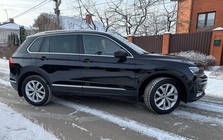 Volkswagen Tiguan II, 2017 год, 2 450 000 рублей, 2 фотография