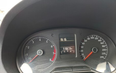 Volkswagen Polo VI (EU Market), 2015 год, 750 000 рублей, 17 фотография