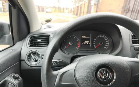 Volkswagen Polo VI (EU Market), 2015 год, 750 000 рублей, 15 фотография