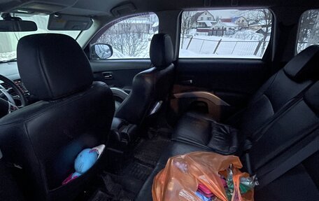 Mitsubishi Outlander III рестайлинг 3, 2010 год, 1 100 000 рублей, 5 фотография