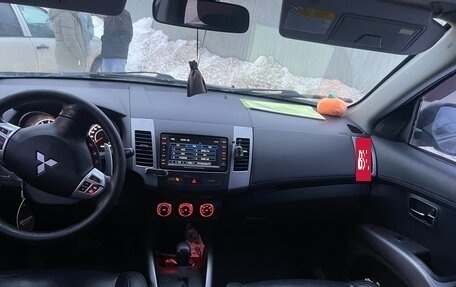 Mitsubishi Outlander III рестайлинг 3, 2010 год, 1 100 000 рублей, 6 фотография