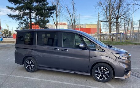 Honda Stepwgn IV, 2021 год, 2 650 000 рублей, 2 фотография