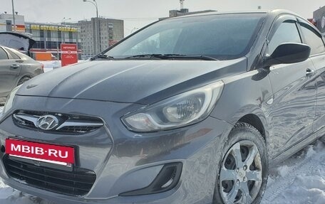 Hyundai Solaris II рестайлинг, 2013 год, 575 000 рублей, 3 фотография