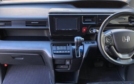 Honda Stepwgn IV, 2021 год, 2 650 000 рублей, 13 фотография
