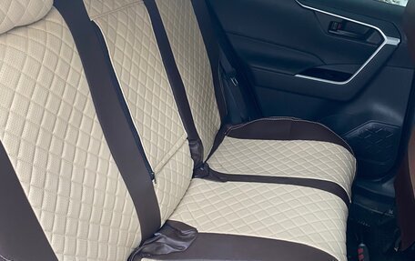 Toyota RAV4, 2024 год, 3 900 000 рублей, 8 фотография