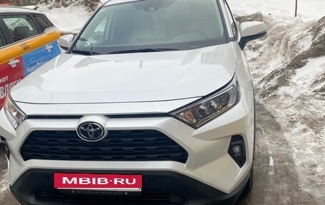 Toyota RAV4, 2024 год, 3 900 000 рублей, 6 фотография