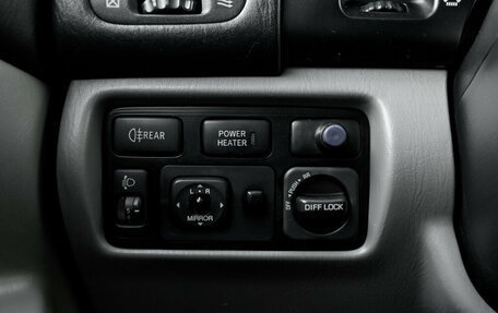 Toyota Land Cruiser 100 рестайлинг 2, 2007 год, 2 445 000 рублей, 19 фотография