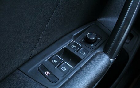 Volkswagen Tiguan II, 2018 год, 2 350 000 рублей, 11 фотография