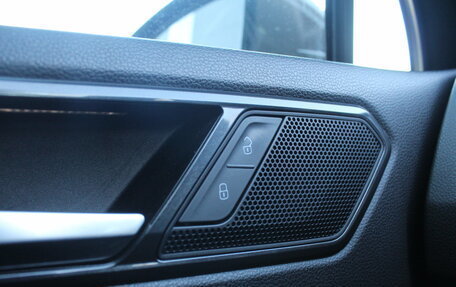 Volkswagen Tiguan II, 2018 год, 2 350 000 рублей, 12 фотография