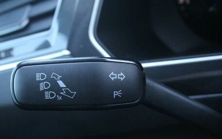 Volkswagen Tiguan II, 2018 год, 2 350 000 рублей, 17 фотография