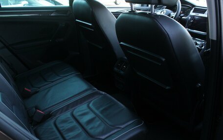 Volkswagen Tiguan II, 2018 год, 2 350 000 рублей, 26 фотография